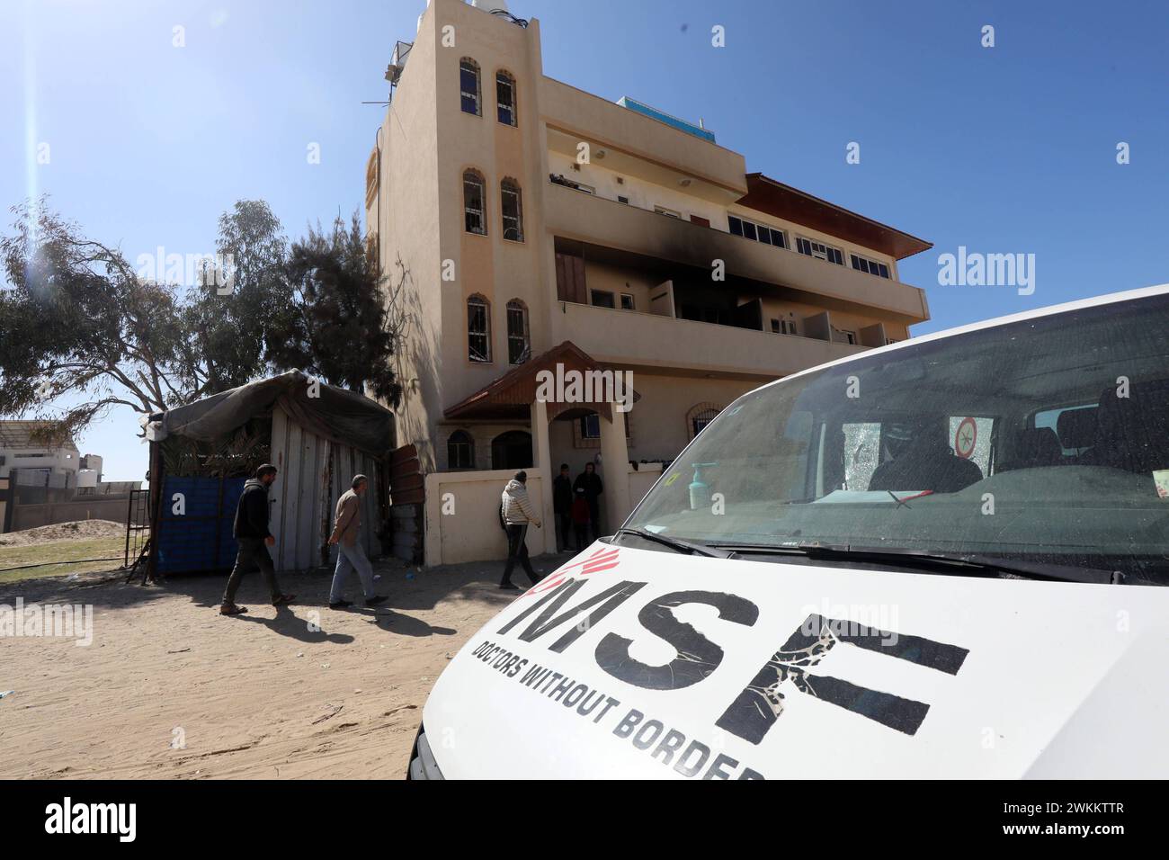 A view of a damaged building, belonged to medical charity Doctors Without Borders MSF A view of a damaged building, belonged to medical charity Doctors Without Borders MSF, following the Israeli attack in al-Mawasi, Khan Yunis, Gaza on February 21, 2024. Medical charity says at least 2 members of their colleagues families were killed and 6 people were wounded. Photo by Naaman Omar apaimages KhanYunis Gaza Strip Palestinian Territory 210224 Khan yunis NAA 0010 Copyright: xapaimagesxNaamanxOmarxxxapaimagesx Stock Photo