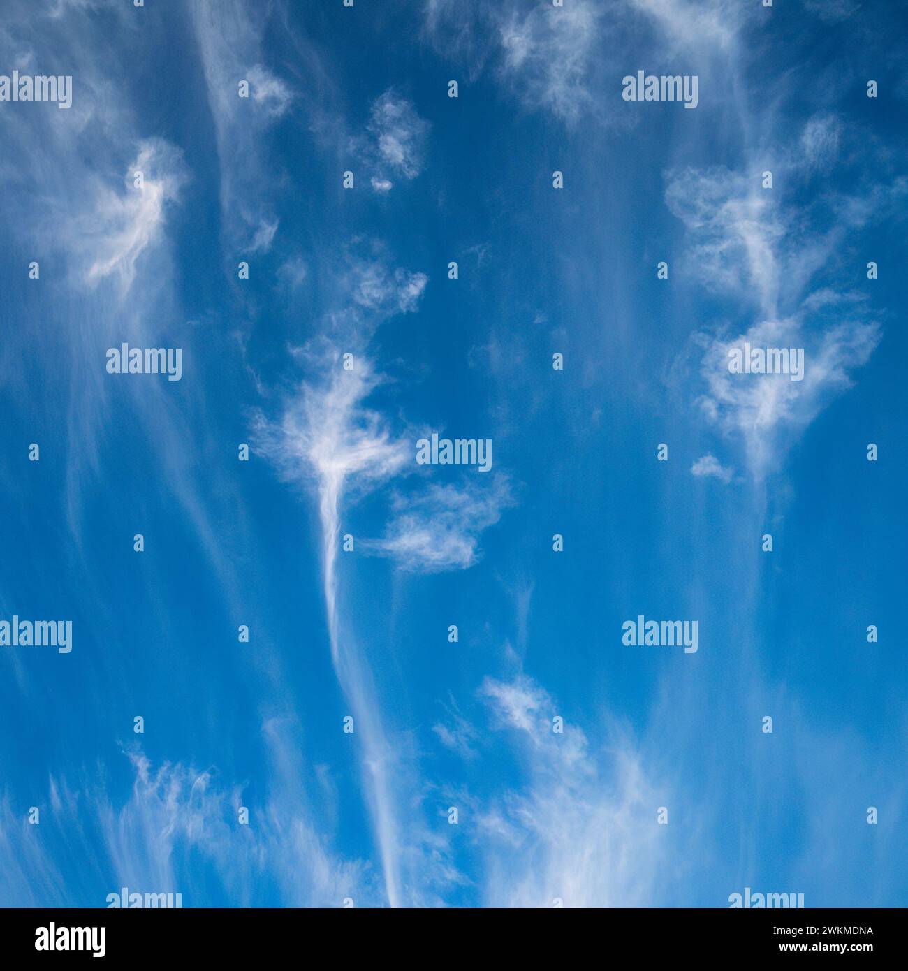 Cloud patterns in daylight hi-res stock photography and images - Alamy
