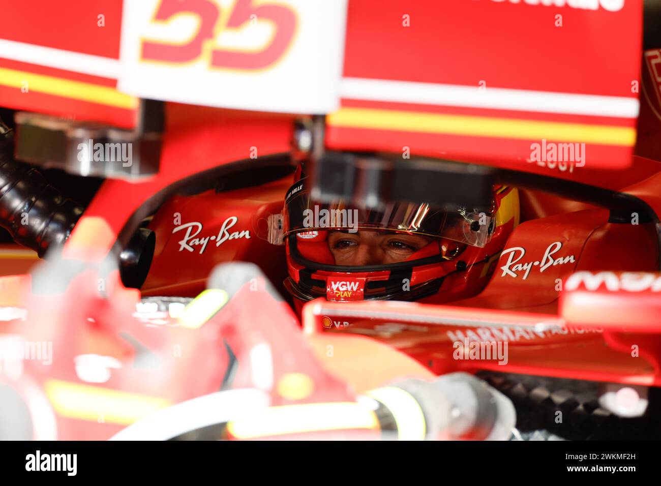 SAINZ Carlos (spa), Scuderia Ferrari SF-24, portrait during the Formula 1 Aramco pre-season testing 2024 of the 2024 FIA Formula One World Championship from February 21 to 23, 2024 on the Bahrain International Circuit, in Sakhir, Bahrain Stock Photo