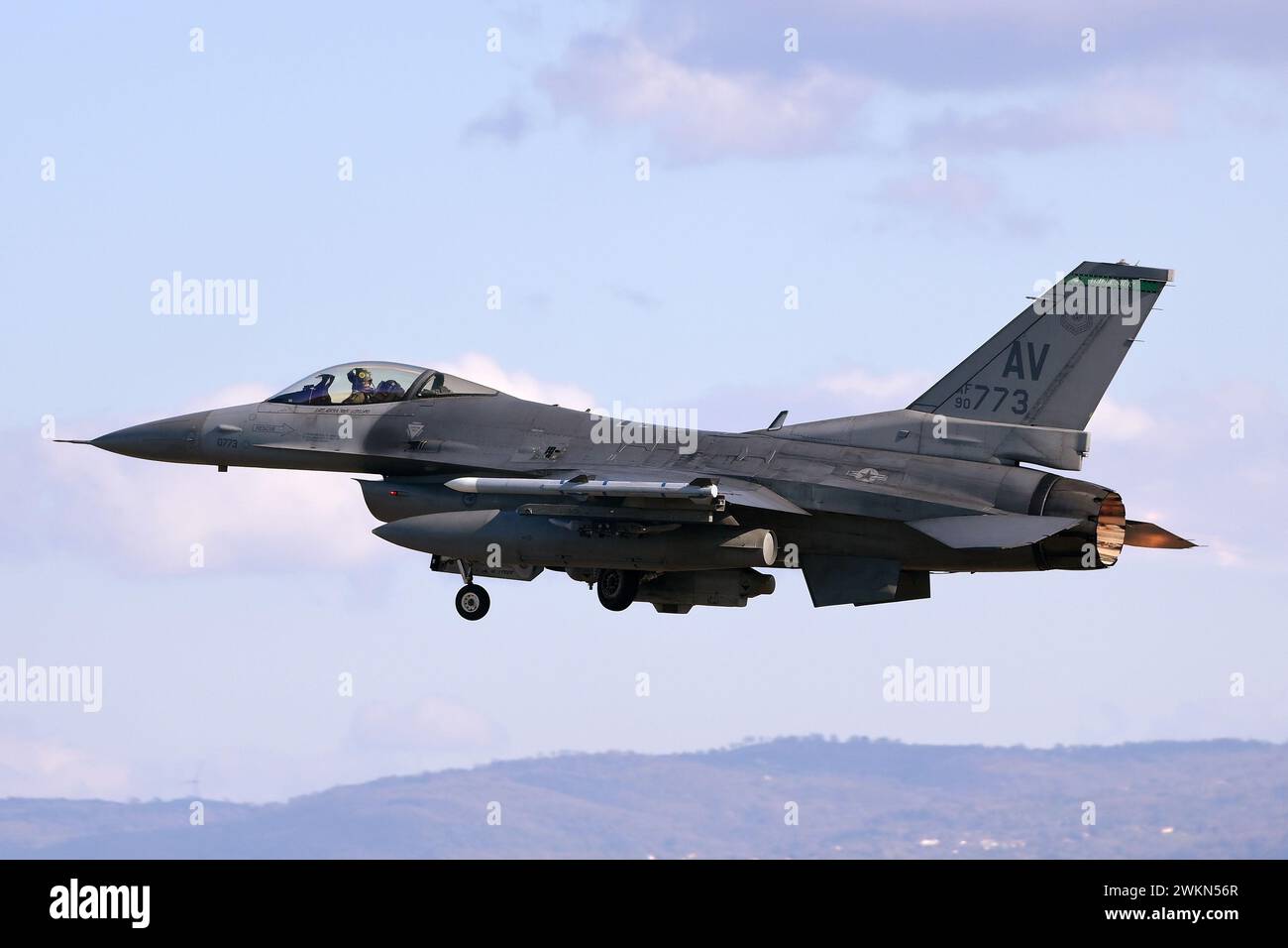 General dynamics f 16cm fighting falcon hi-res stock General dynamics f 16cm fighting falcon hi-res stock