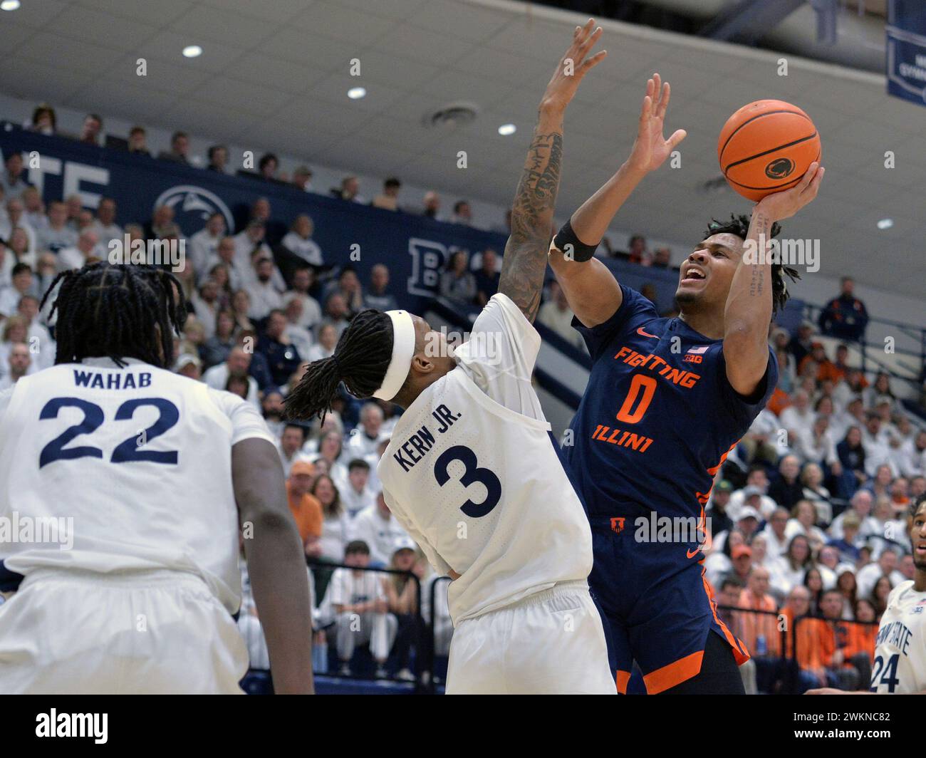 Illinois' Terrence Shannon Jr. (0) shoots over Penn State's Nick Kern