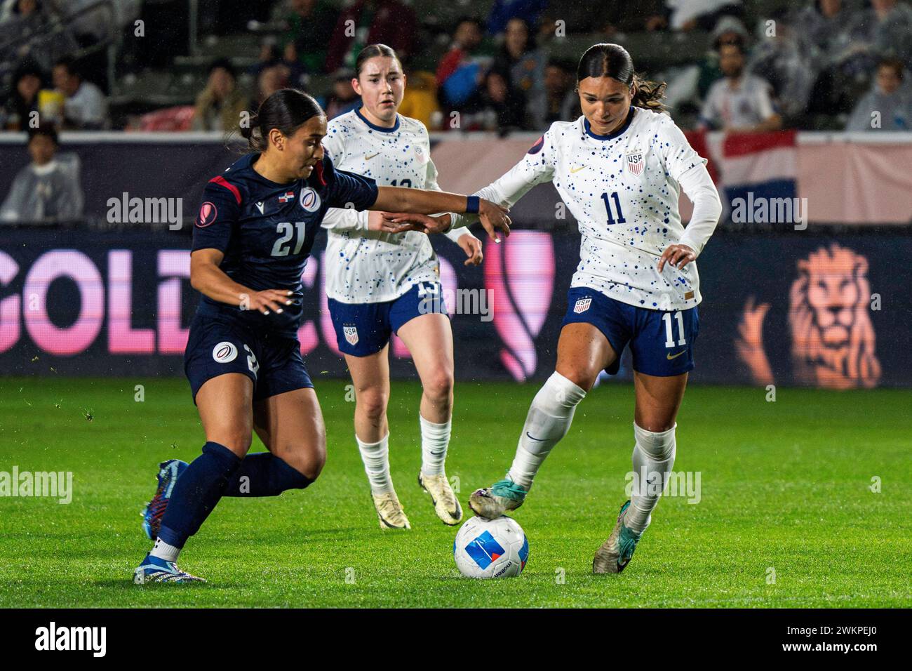 United States forward Sophia Smith (11) is defended by Dominican ...