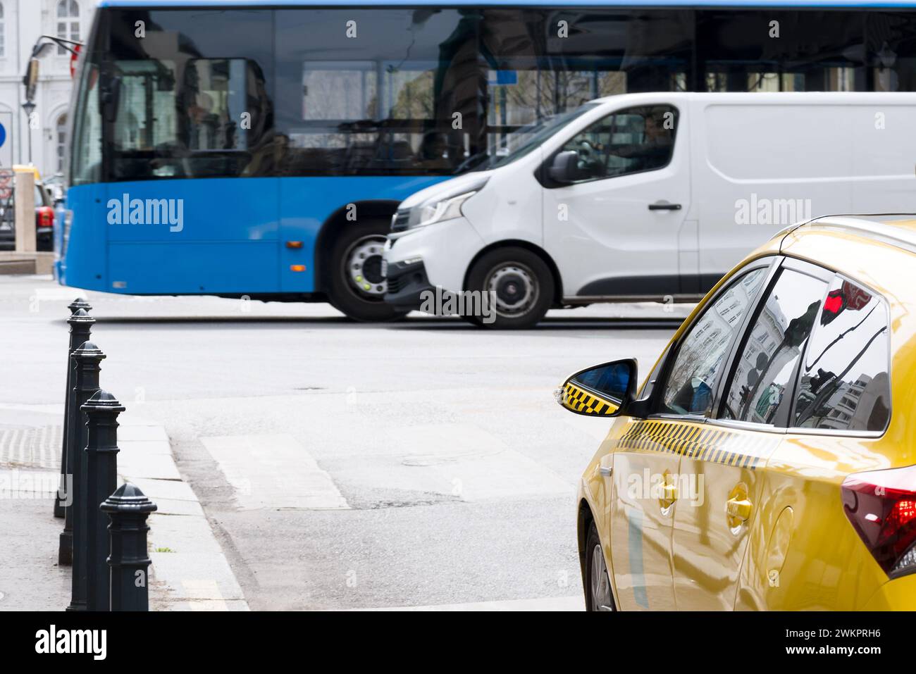 Taxi and a bus hi-res stock photography and images - Alamy