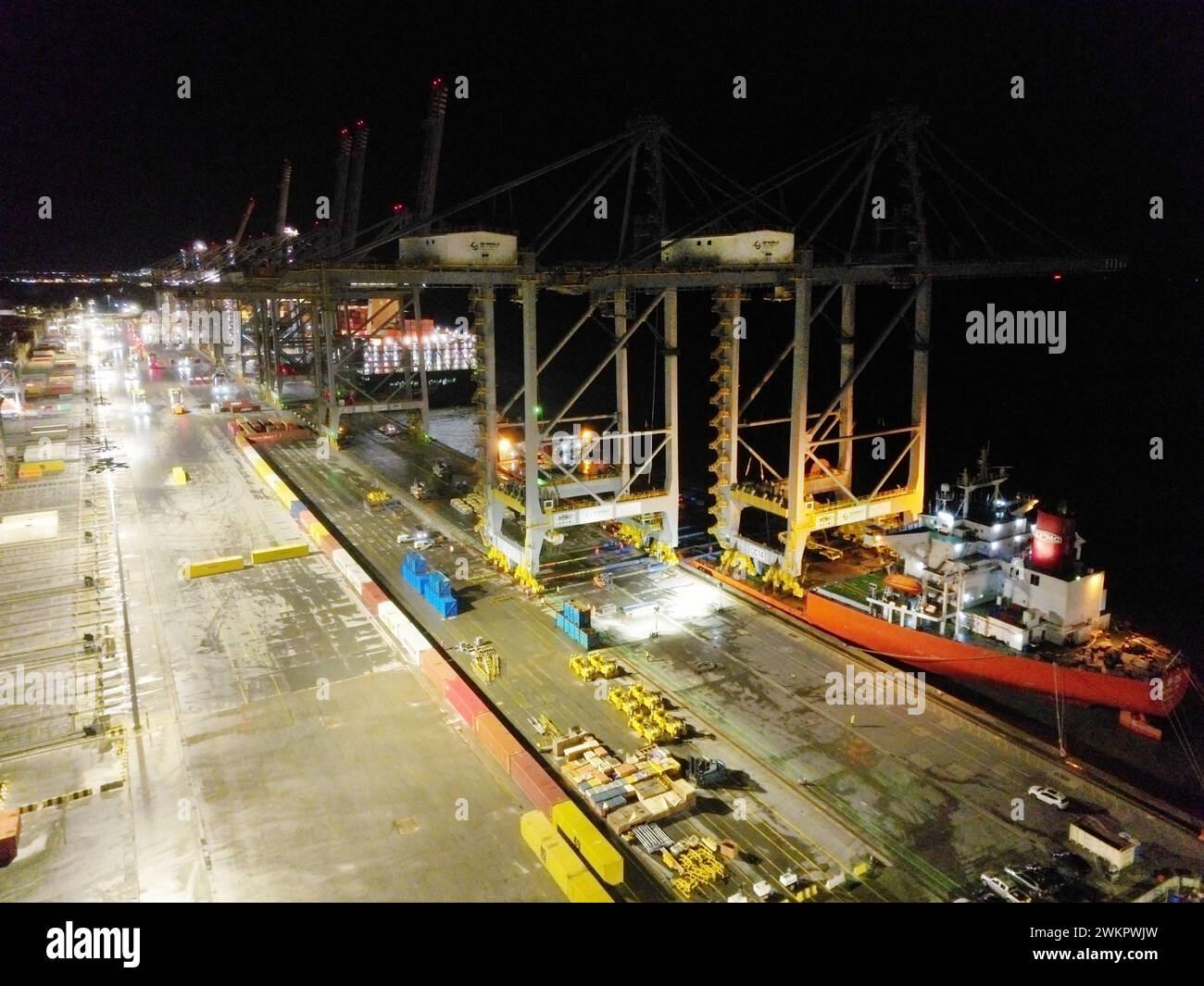 The UK's largest quay cranes, weighing over 2,000 tonnes, are offloaded ...