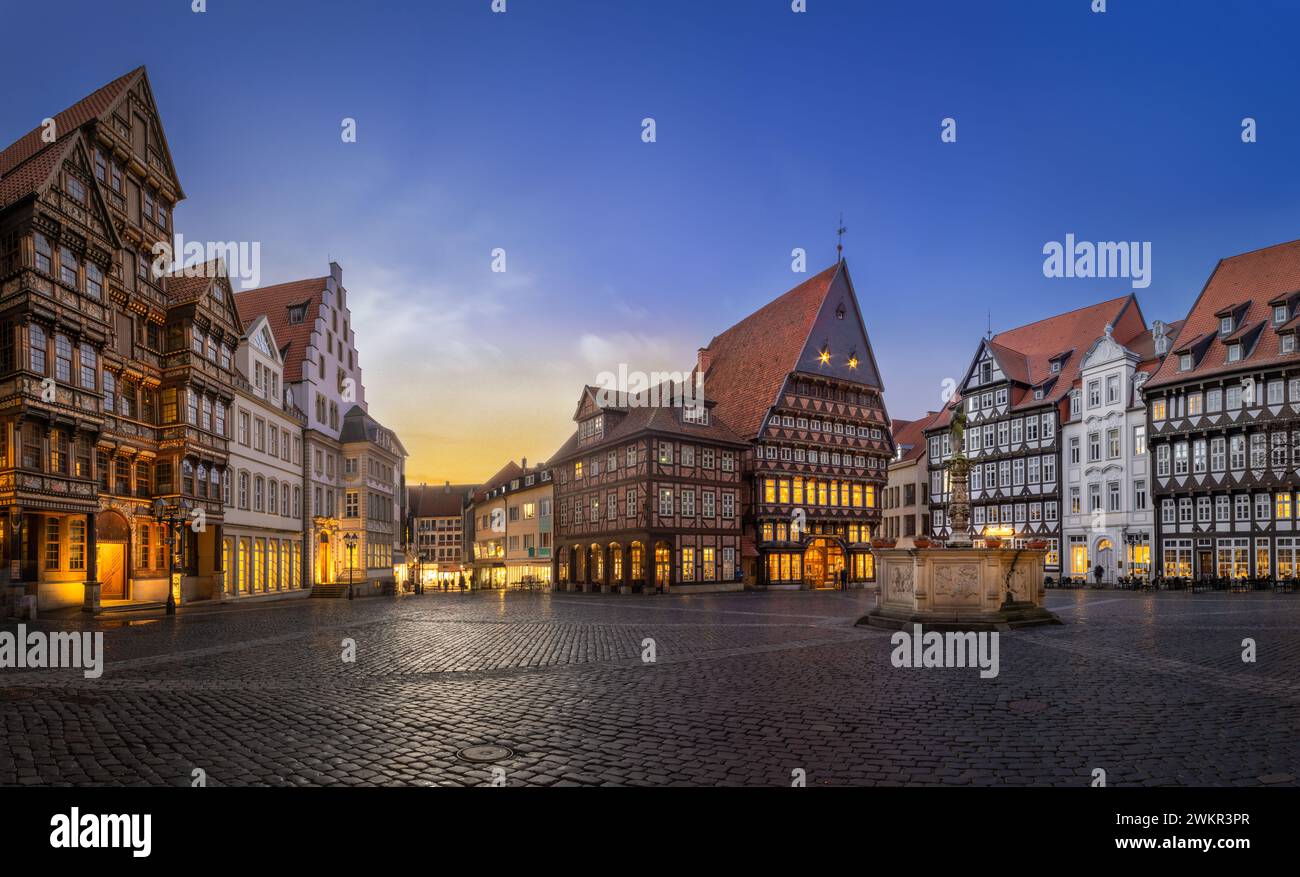 Hildesheimer Marktplatz bei Sonnenuntergang, Niedersachsen, Deutschland, Stock Photo