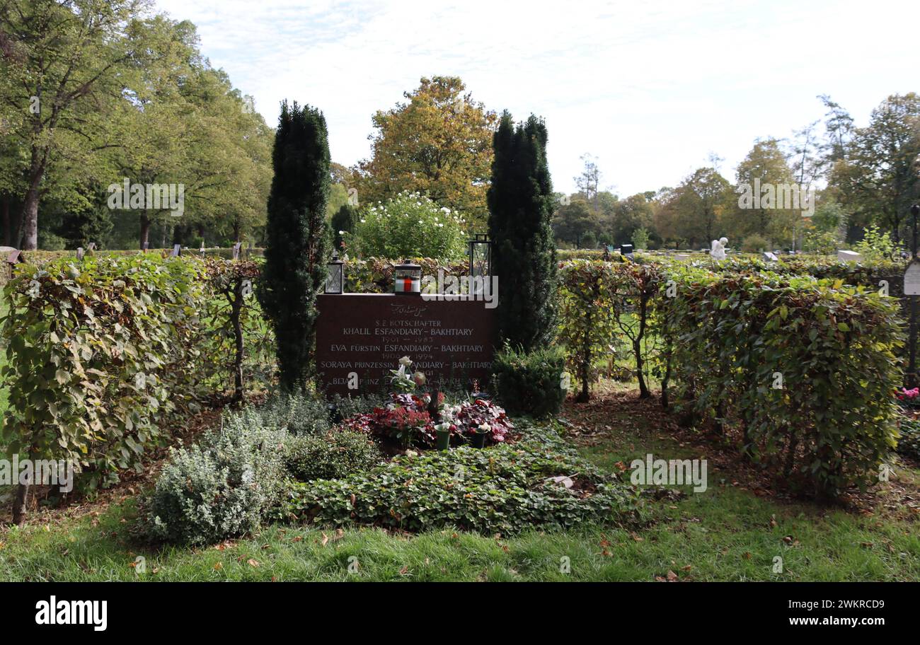 The grave of Soraya Esfandiary-Bakhtiary, Queen of Iran Stock Photo - Alamy