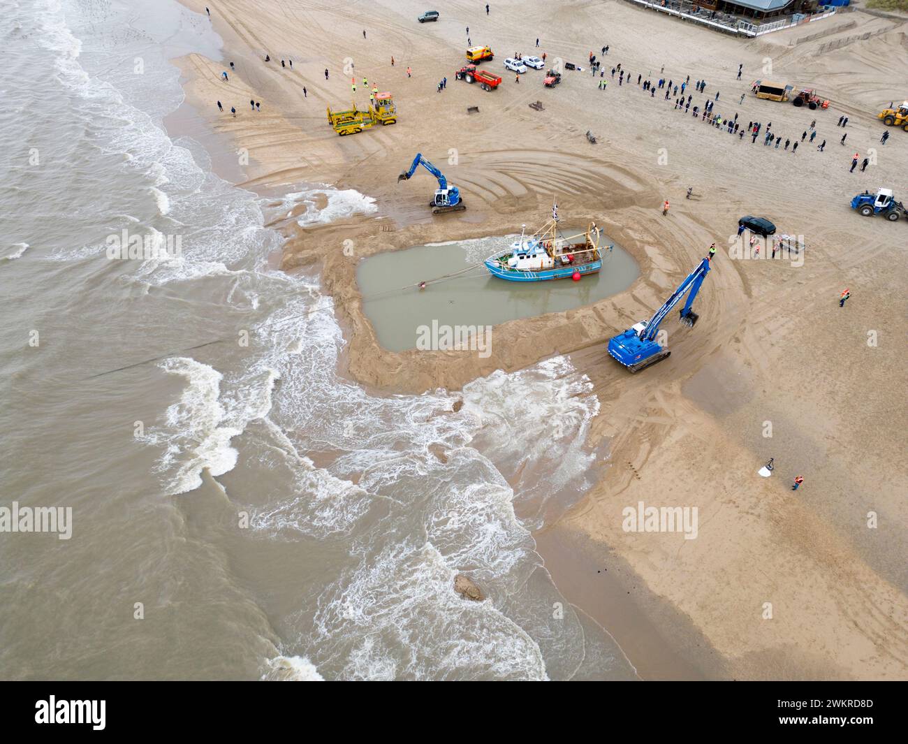 Ship wreck rescue hi-res stock photography and images - Alamy
