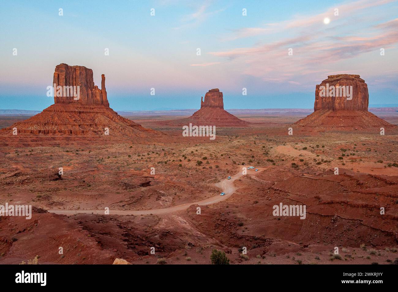 Sunset in Monument Valley, which is famous for its iconic buttes ...