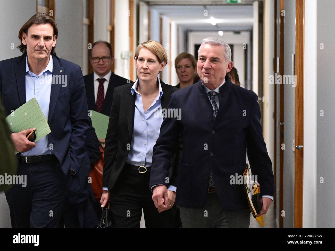 22 February 2024, Baden-Württemberg, Stuttgart: Andreas Stenger (l-r), President of the Baden-Württemberg State Office of Criminal Investigation, State Police President Stefanie Hinz and Thomas Strobl (CDU), Minister of the Interior of Baden-Württemberg, attend a joint press conference on gang crime at the State Office of Criminal Investigation. Since July 2022, there have been repeated clashes between two rival, multi-ethnic groups in the greater Stuttgart area. The highlight of this bloody gang feud to date was the attack with a hand grenade on a mourning congregation in Altbach. Photo: Bern Stock Photo