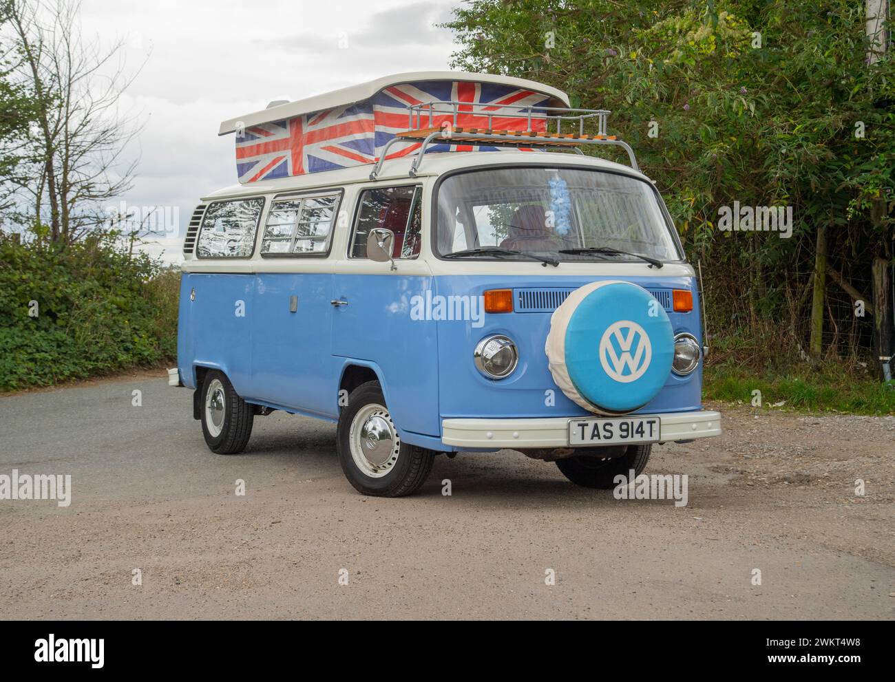 Corgi VA14601 Volkswagen Type 2 Camper Bay-Rat Vanguard : Buy Online at Best Price in KSA - Souq is now