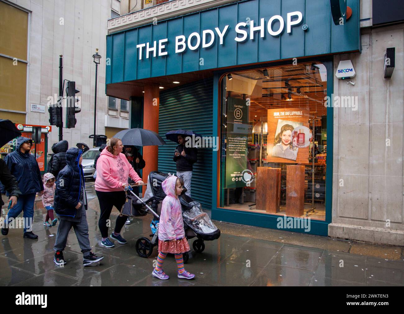 London, UK 22 Feb 2024 Body Shop in Bond Street that has closed. The Body Shop, Founded by Anita Roddick, entered administration on 13 February 2024. The Body Shop describes itself as a one-stop-shop for all things skincare, haircare, bath & body and self-love. It sells beauty bproducts that pride themselves on being ethically sourced. The Body Shop is set to close nearly half of its 198 shops across the UK. Fouir shopos in London are closing immediately, Anita Roddick, human rights activist and environmental campaigner, opened her first shop in Brighton in 1976. Stock Photo