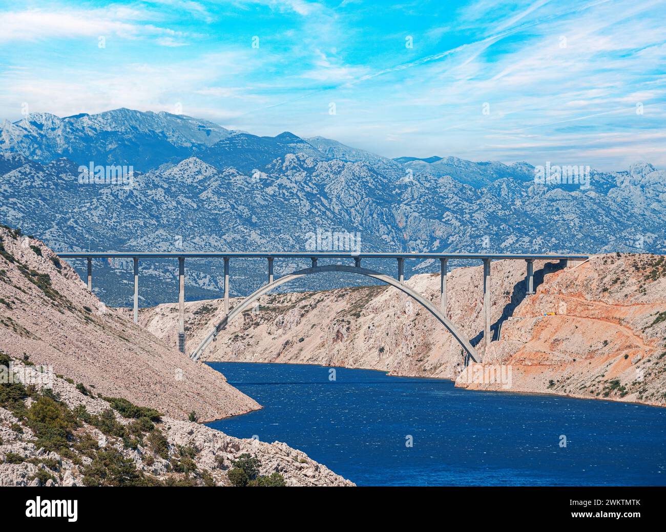 Horizontal concrete light arch hi-res stock photography and images - Alamy