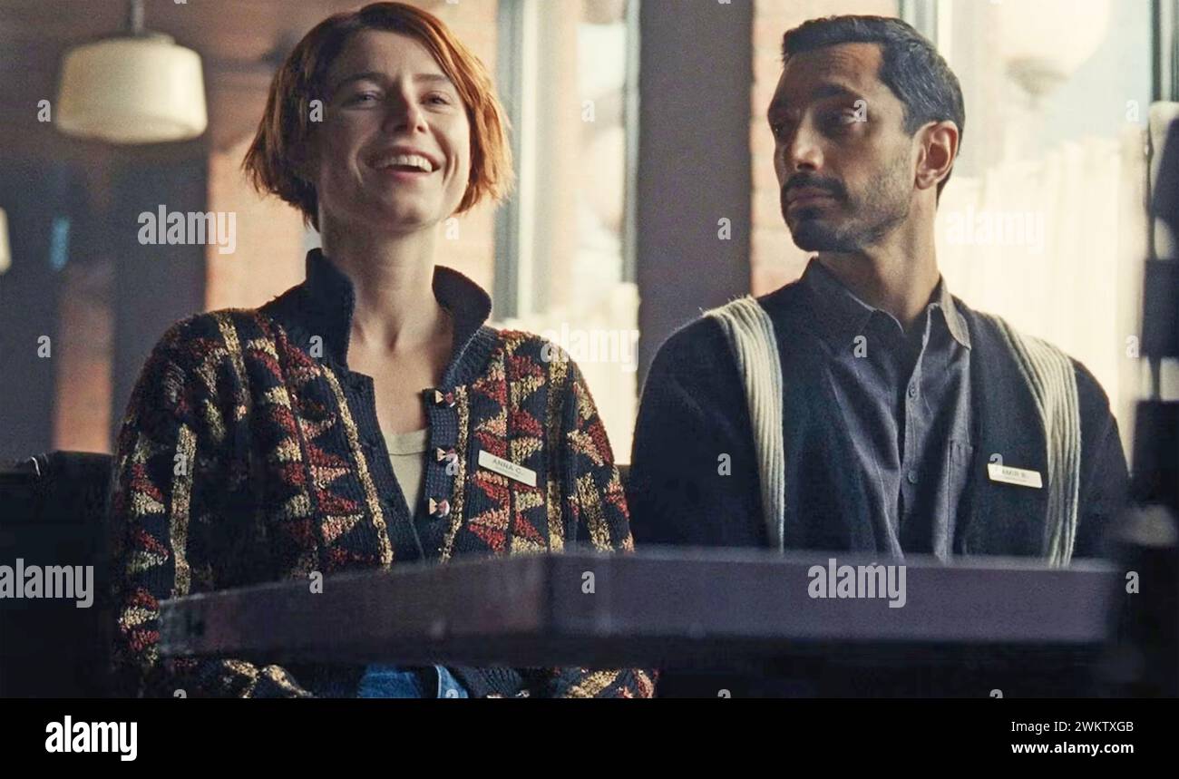 FINGERNAILS 2023 Apple TV+ film with  Jessie Buckley and Riz Ahmed Stock Photo