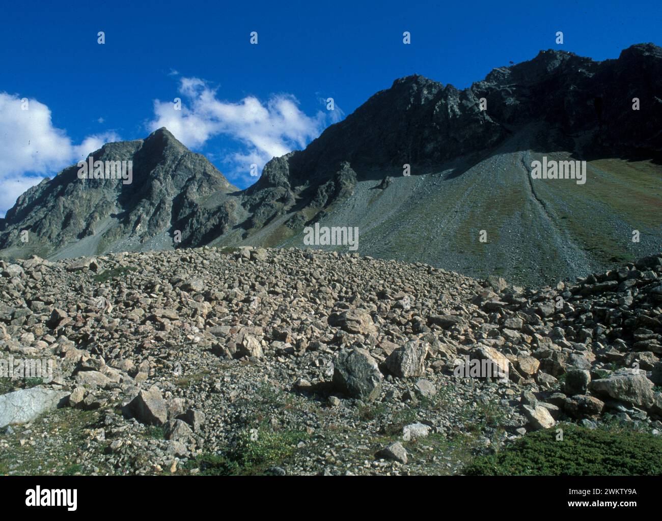 Erdrutschen hi-res stock photography and images - Alamy