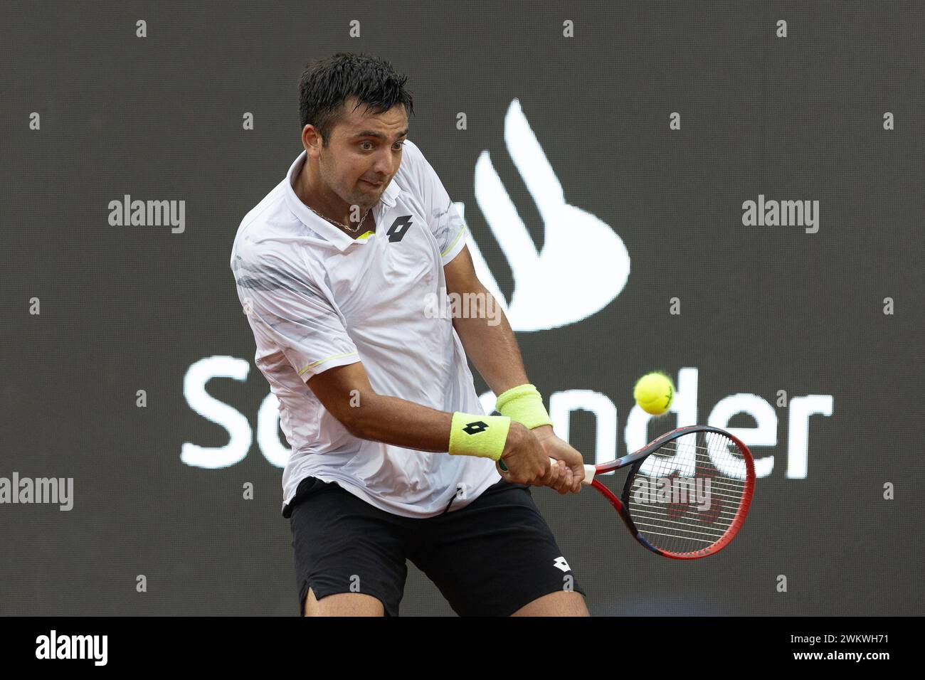 Rio de Janeiro, Brazil. 22nd Feb, 2024. Tomas Barrios Vera of Chile returns a shot to Cameron Norrie of Great Britain during day three of ATP 500 Rio Open presented by Claro at Jockey Club Brasileiro on February 22, 2024 in Rio de Janeiro, Brazil. Photo: Daniel Castelo Branco/DiaEsportivo/Alamy Live News Credit: DiaEsportivo/Alamy Live News Stock Photo