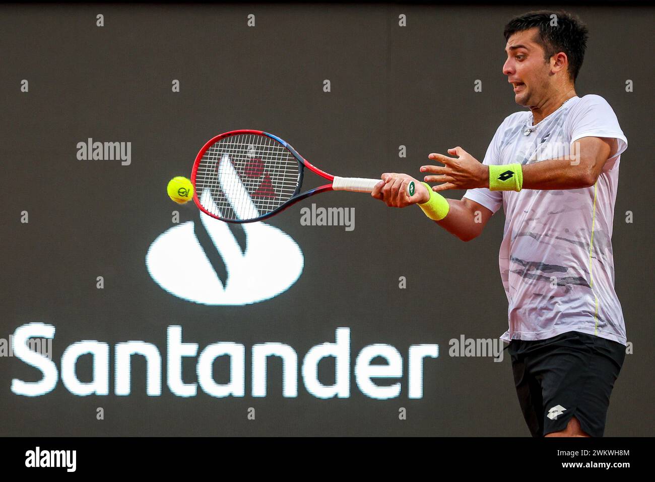 Rio de Janeiro, Brazil. 22nd Feb, 2024. Tomas Barrios Vera of Chile returns a shot to Cameron Norrie of Great Britain during day three of ATP 500 Rio Open presented by Claro at Jockey Club Brasileiro on February 22, 2024 in Rio de Janeiro, Brazil. Photo: Daniel Castelo Branco/DiaEsportivo/Alamy Live News Credit: DiaEsportivo/Alamy Live News Stock Photo