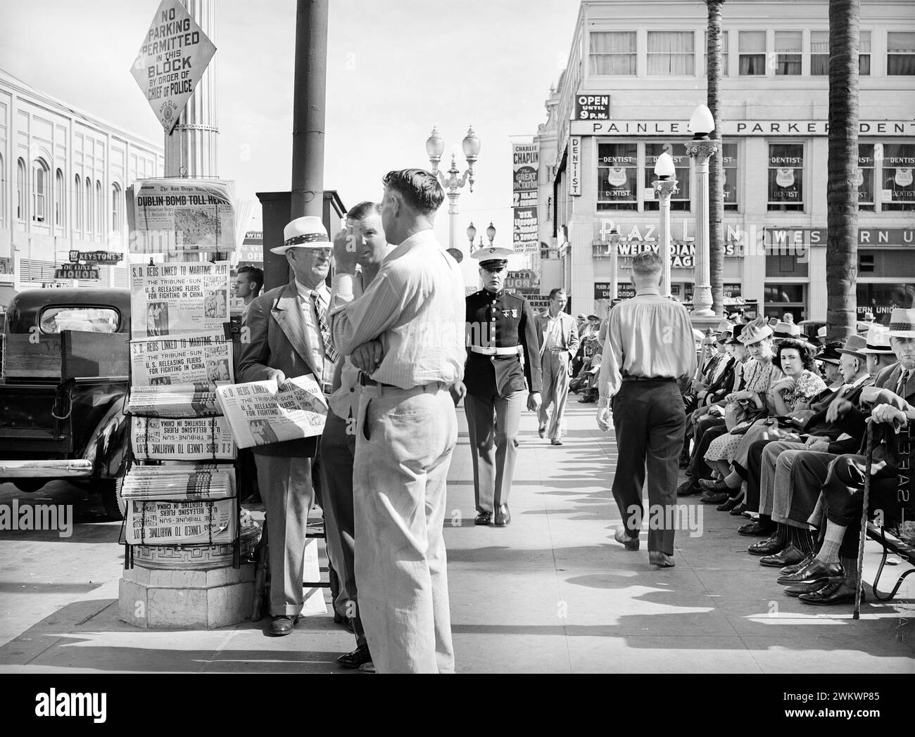 Sidewalk scene, midtown, San Diego, California, USA, Russell Lee, U.S. Farm Security Administration, May 1941 Stock Photo