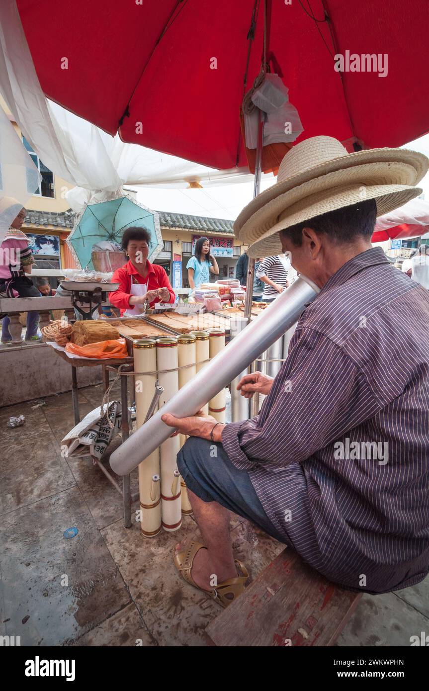 Tobacco stall hi-res stock photography and images