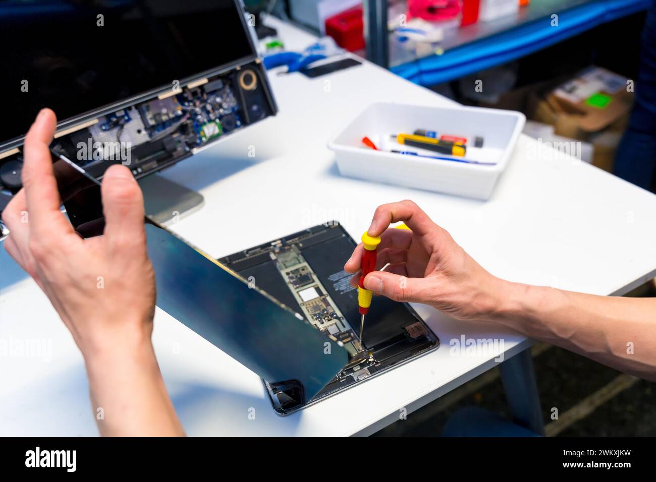 Fixing Digital Digital economy hi-res stock photography and images - Alamy