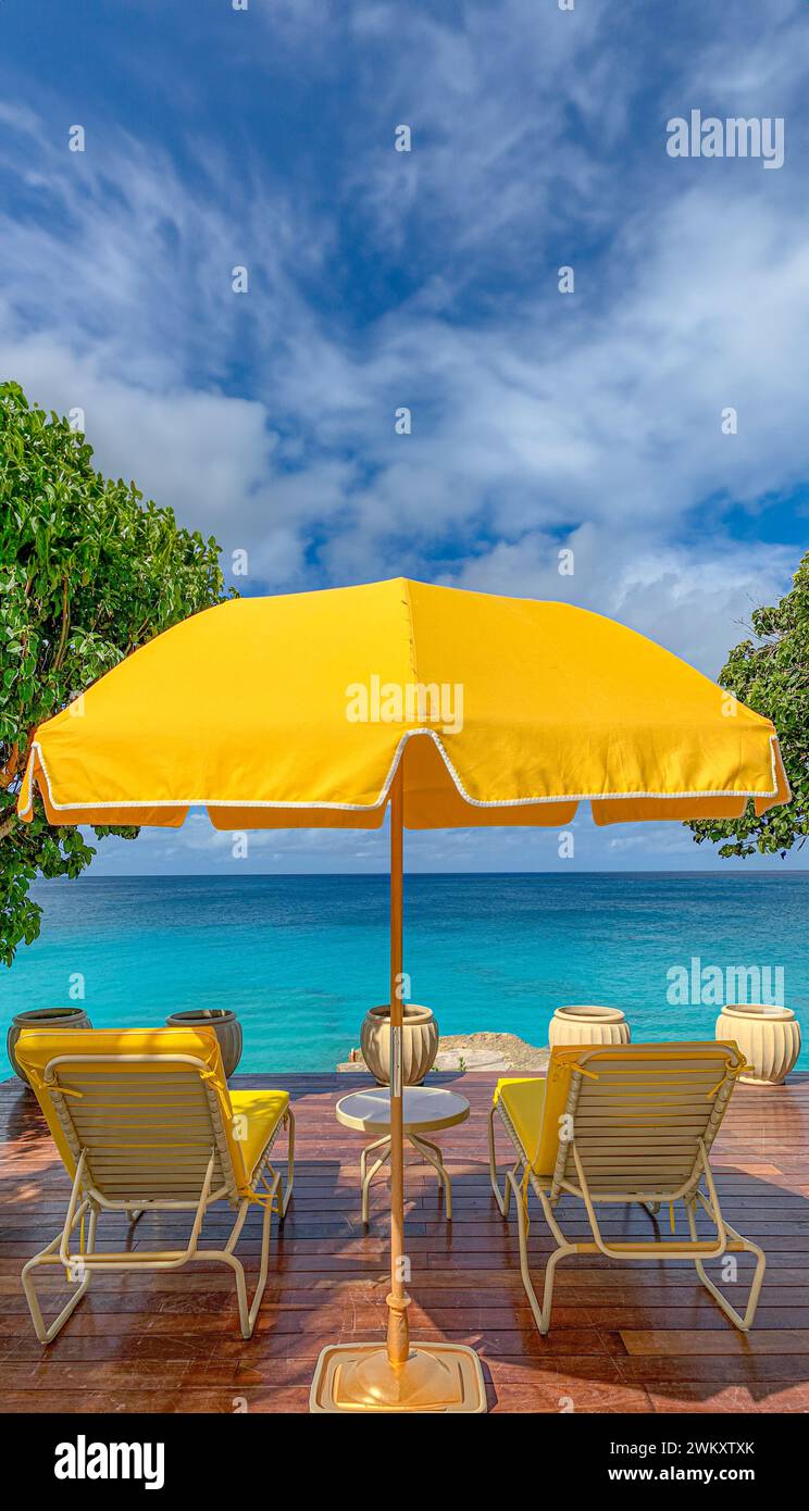 Reclining lounge chairs hi-res stock photography and images - Alamy