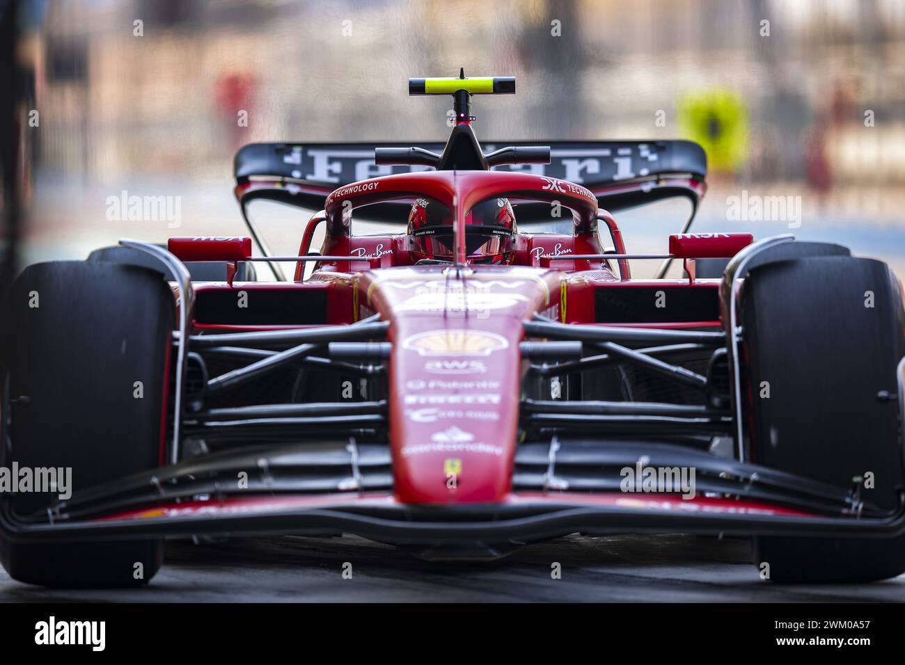 55 SAINZ Carlos (spa), Scuderia Ferrari SF24, action, pitlane, during the Formula 1 Aramco pre