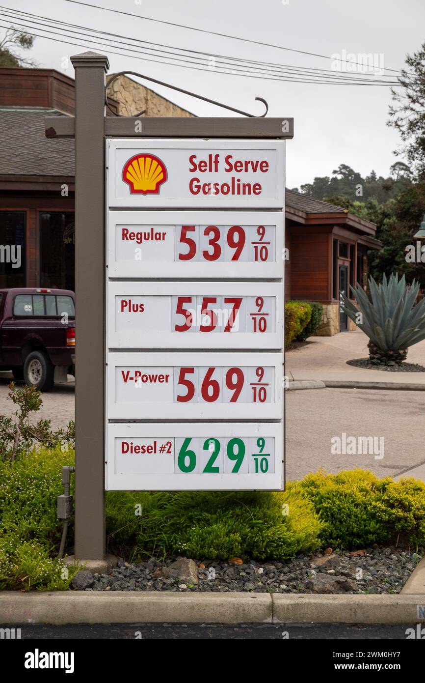 Shell sign showing Gas prices in California 2024 Stock Photo Alamy