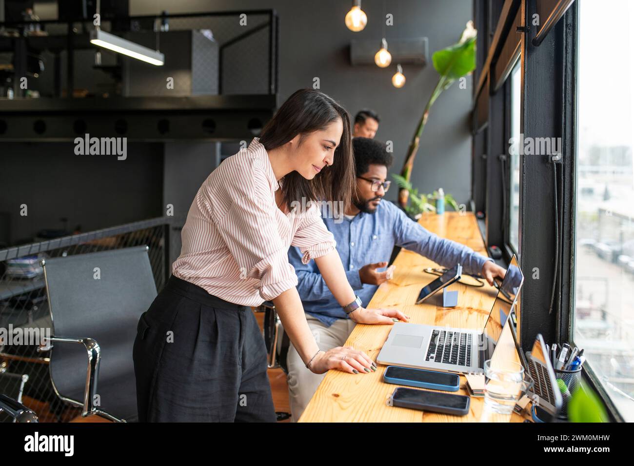 Asian businesswoman working tablet hi-res stock photography and images ...