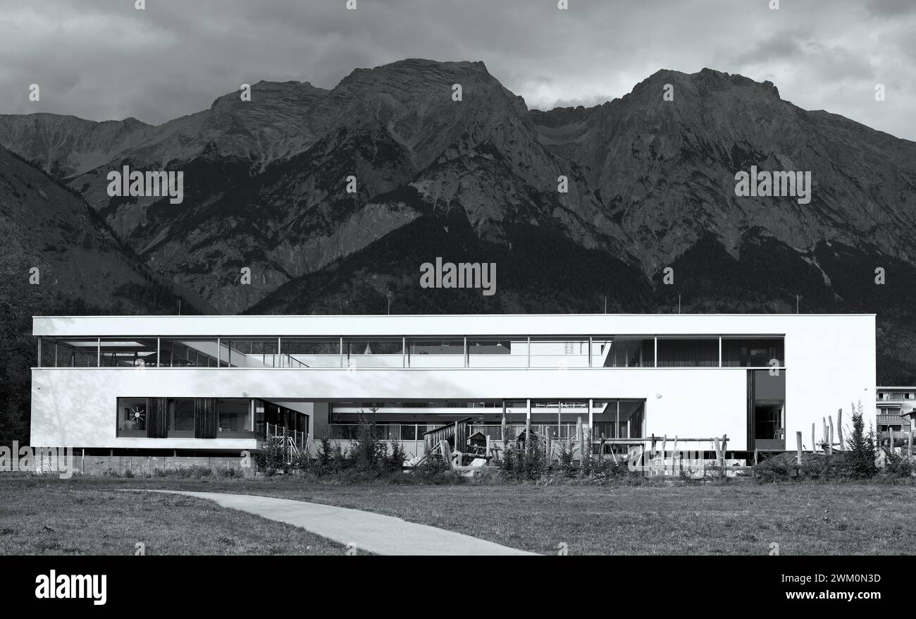 Architektur im Karwendel Kinderpsychiatrie Psychiatrie Tirol Stock Photo
