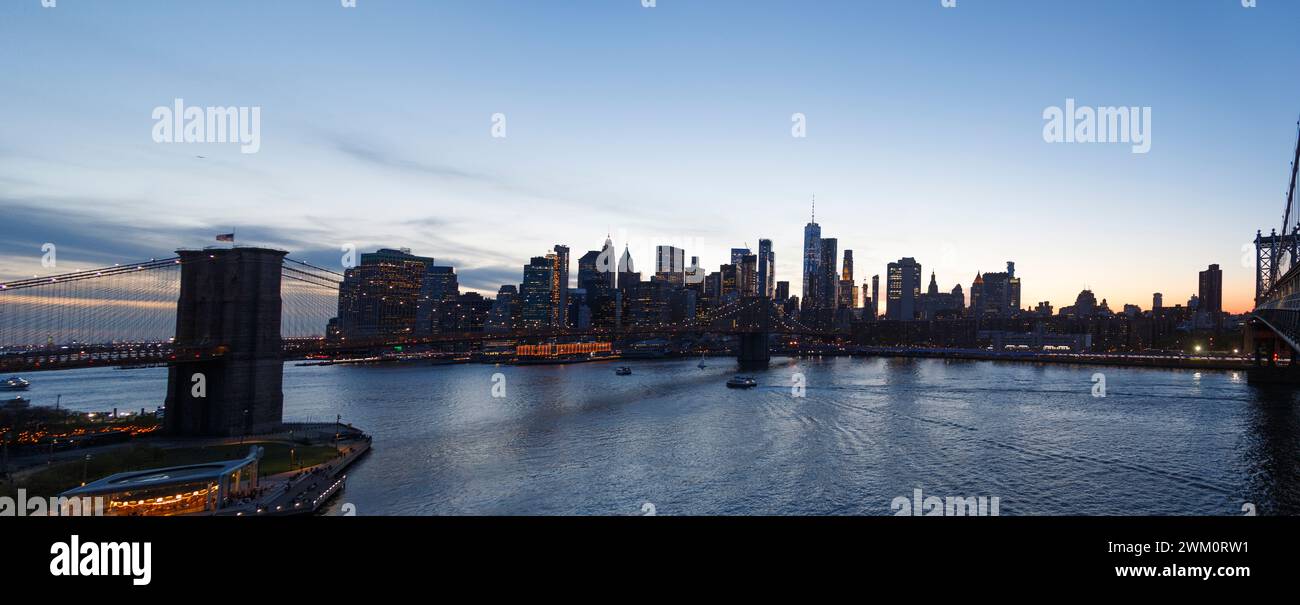Panoramic view brooklyn bridge hi-res stock photography and images - Alamy