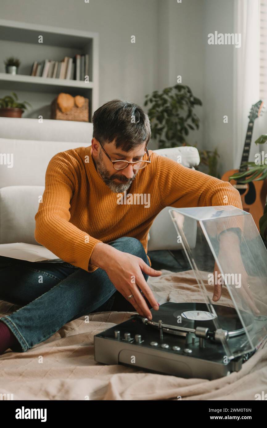 Vertical positioning hi-res stock photography and images - Alamy