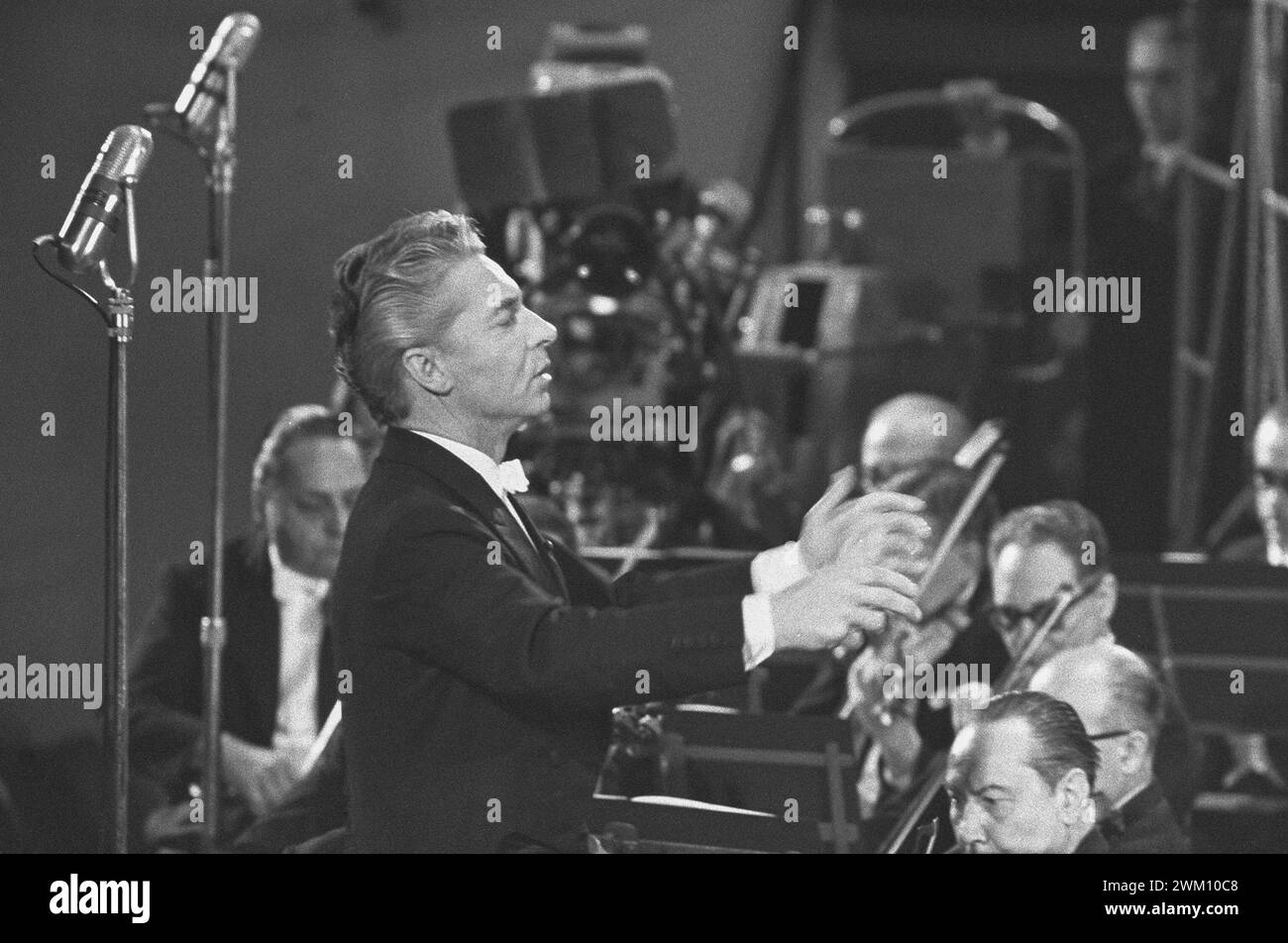 3823933 Herbert von Karajan; (add.info.: Rome, about 1960. Music conductor Herbert von Karajan during a performance / Roma 1960 circa. Herbert von Karajan mentre dirige - Marcello Mencarini Historical Archives); © Marcello Mencarini. All rights reserved 2024. Stock Photo