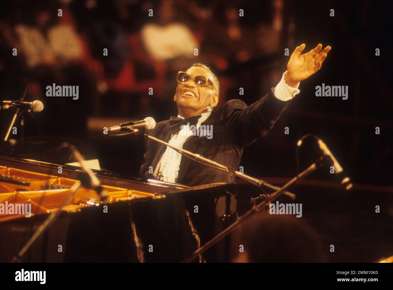 3824396 Festival di Sanremo 1990 Ray Charles; (add.info.: Sanremo Music Festival 1990. American singer-songwriter Ray Charles performing / Festival di Sanremo 1990. Il cantante Ray Charles); © Marcello Mencarini. All rights reserved 2024. Stock Photo