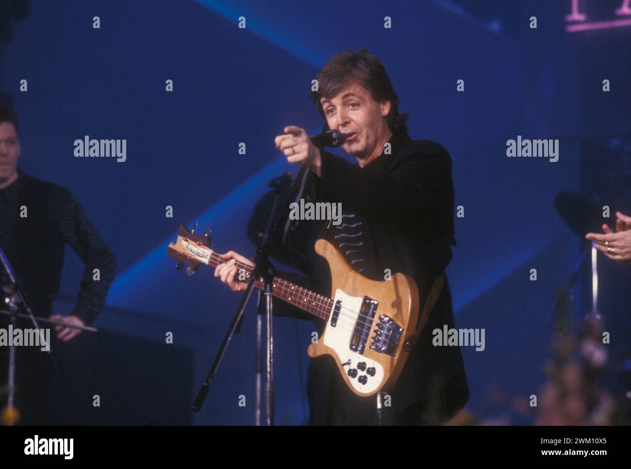 3824710 Festival di Sanremo 1988; (add.info.: Sanremo Music Festival 1988. Paul McCartney guest at the Festival / Festival di Sanremo 1988. Paul McCartney ospite al Festival); © Marcello Mencarini. All rights reserved 2024. Stock Photo
