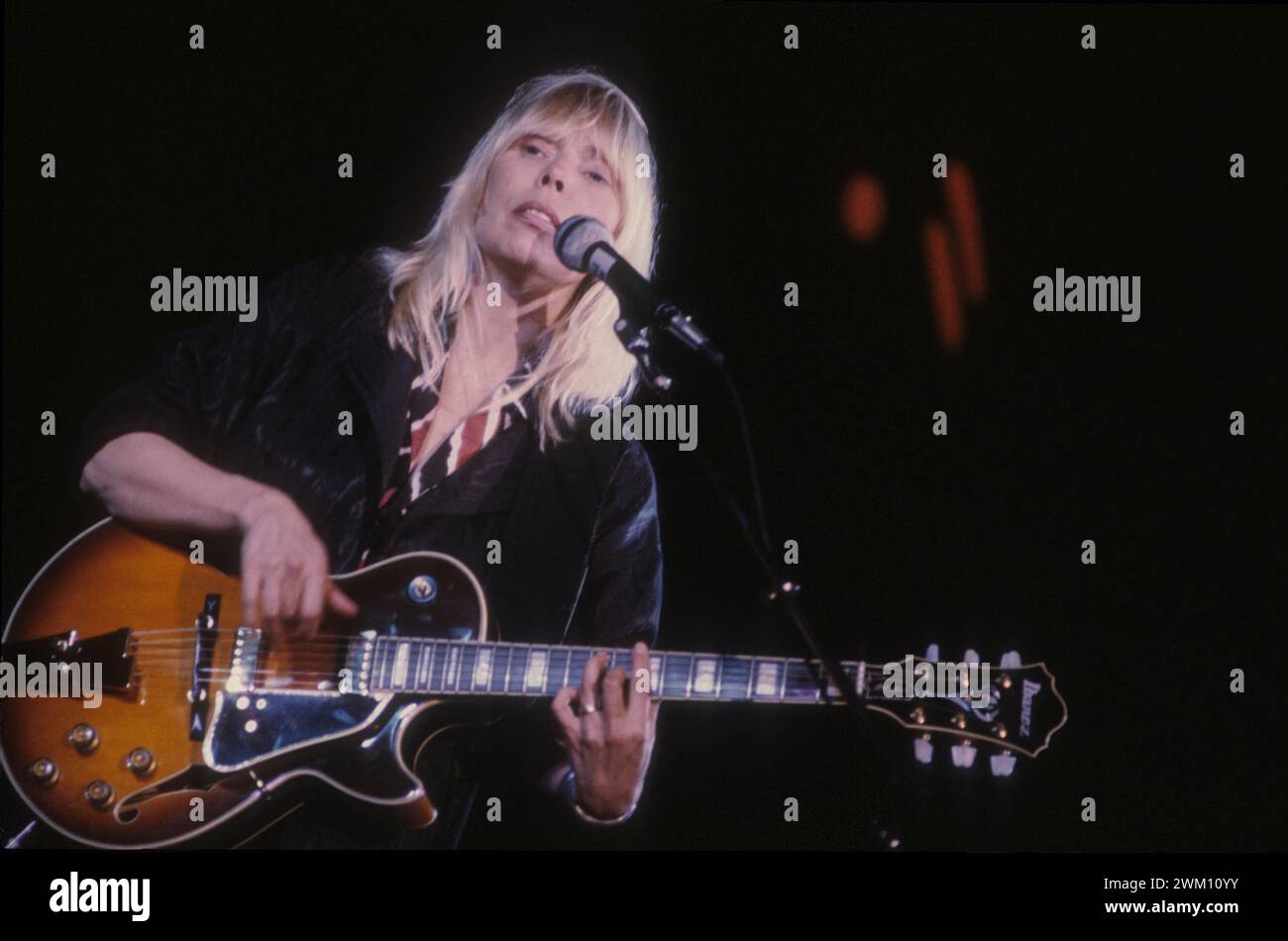 3824756 Joni Mitchell; (add.info. Canadian singersongwriter Joni