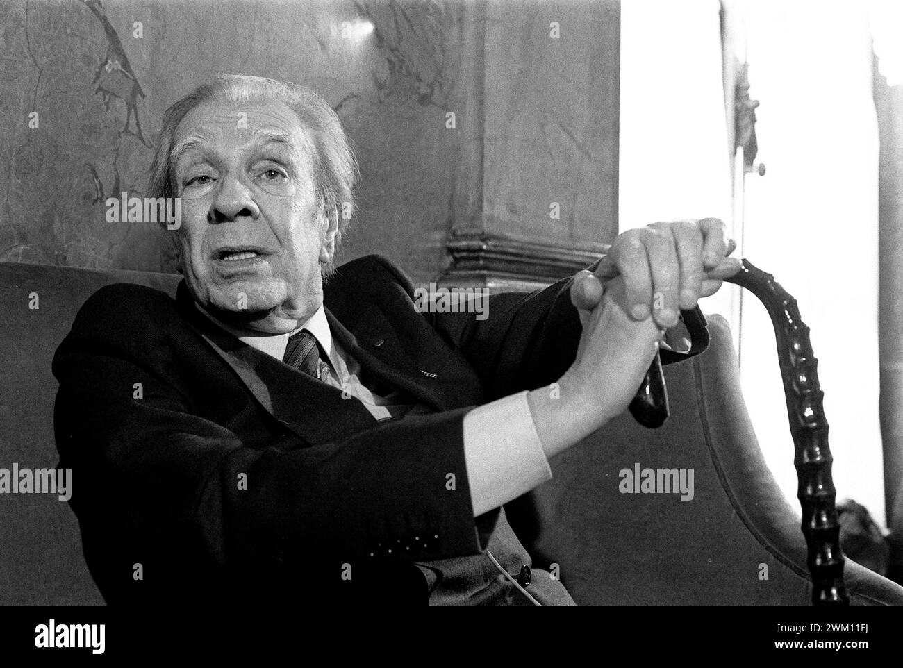 3825284 Jorge Luis Borges; (add.info.: Rome, Westin Excelsior Hotel, 1981. Argentinian writer Jorge Luis Borges / Roma, Hotel Westin Excelsior, 1981. Lo scrittore argentino Jorge Luis Borges); © Marcello Mencarini. All rights reserved 2024. Stock Photo