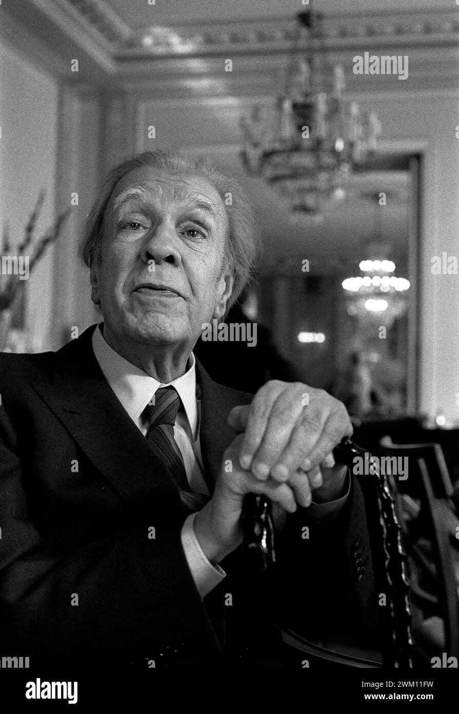 3825280 Jorge Luis Borges; (add.info.: Rome, Westin Excelsior Hotel, 1981. Argentinian writer Jorge Luis Borges / Roma, Hotel Westin Excelsior, 1981. Lo scrittore argentino Jorge Luis Borges); © Marcello Mencarini. All rights reserved 2024. Stock Photo
