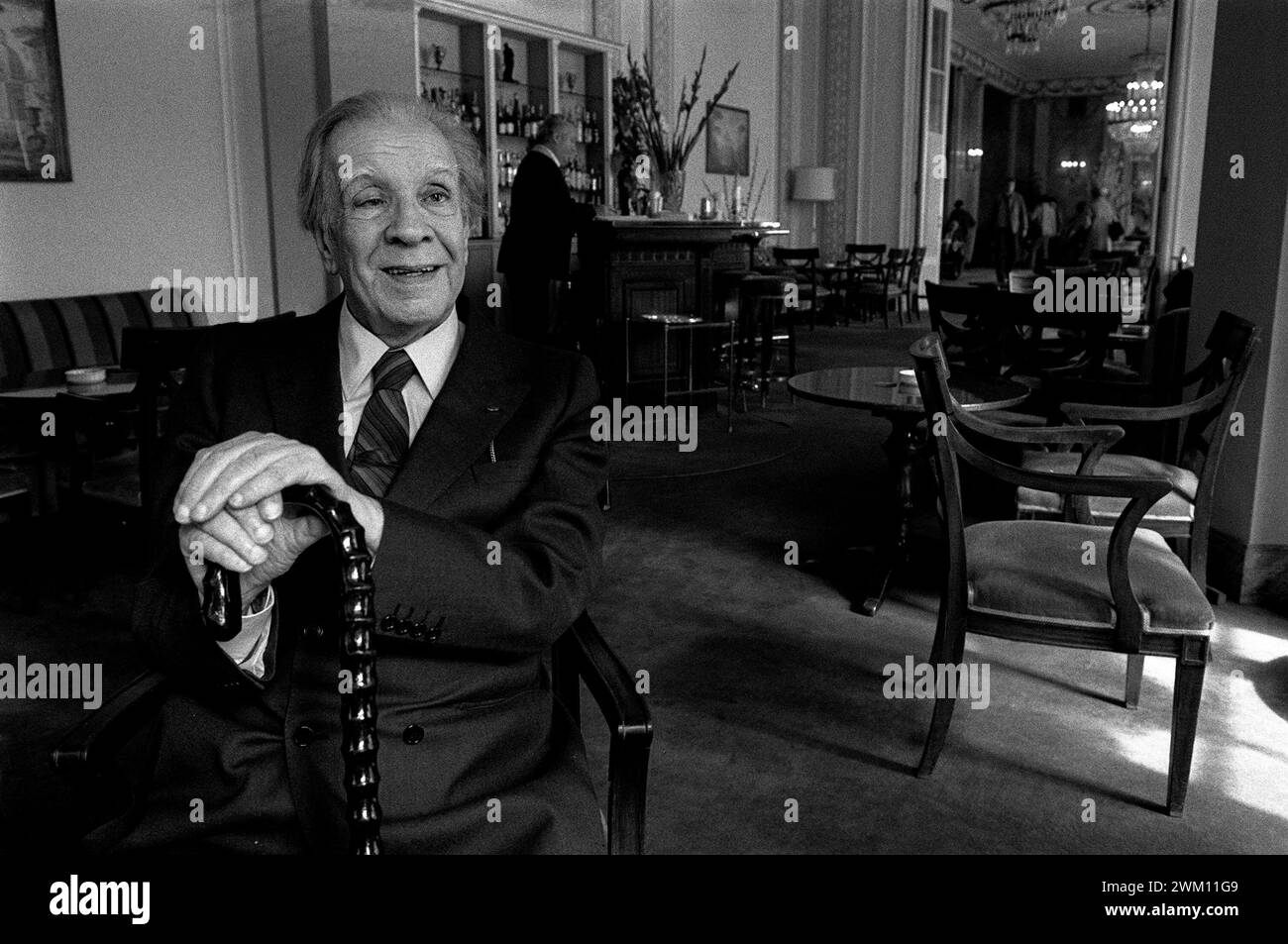 3825274 Jorge Luis Borges; (add.info.: Rome, Westin Excelsior Hotel, 1981. Argentinian writer Jorge Luis Borges / Roma, Hotel Westin Excelsior, 1981. Lo scrittore argentino Jorge Luis Borges); © Marcello Mencarini. All rights reserved 2024. Stock Photo