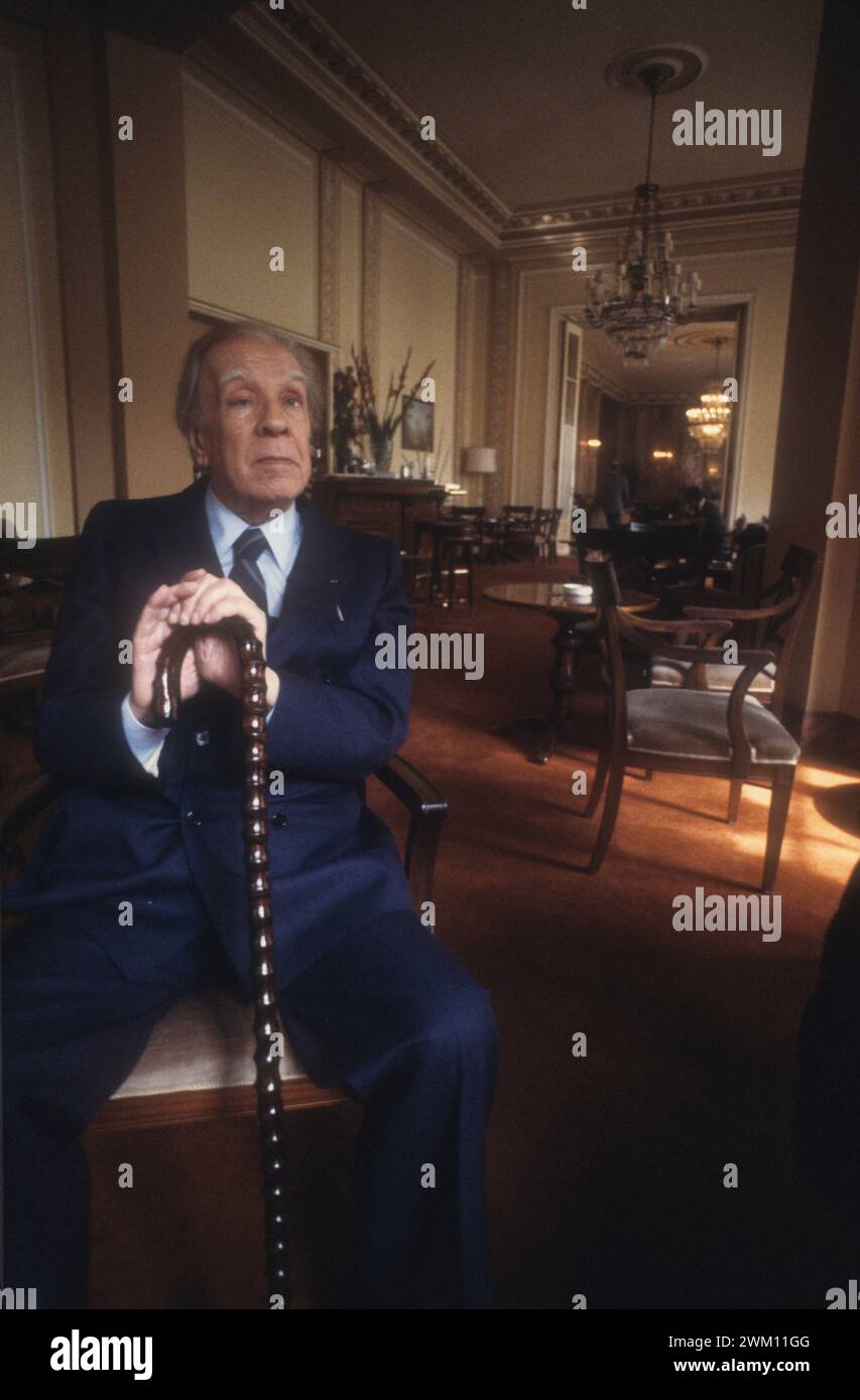 3825310 Jorge Luis Borges; (add.info.: Rome, Westin Excelsior Hotel, 1981. Argentinian writer Jorge Luis Borges / Roma, Hotel Westin Excelsior, 1981. Lo scrittore argentino Jorge Luis Borges); © Marcello Mencarini. All rights reserved 2024. Stock Photo