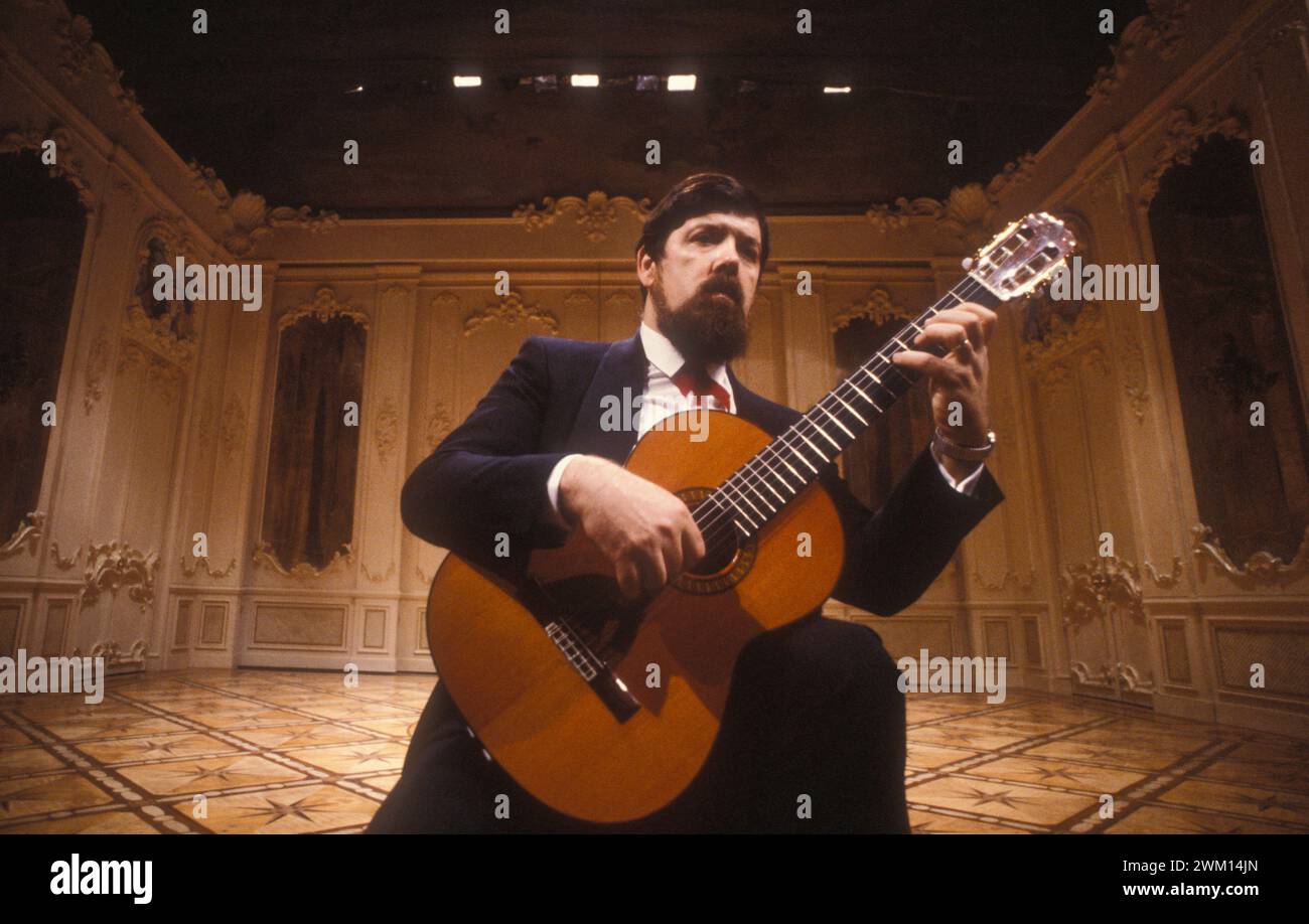 3828748 Oscar Ghiglia; (add.info.: Italian classical guitarist Oscar Ghiglia (1981) / Il chitarrista classico oscar Ghiglia (1981)); © Marcello Mencarini. All rights reserved 2024. Stock Photo