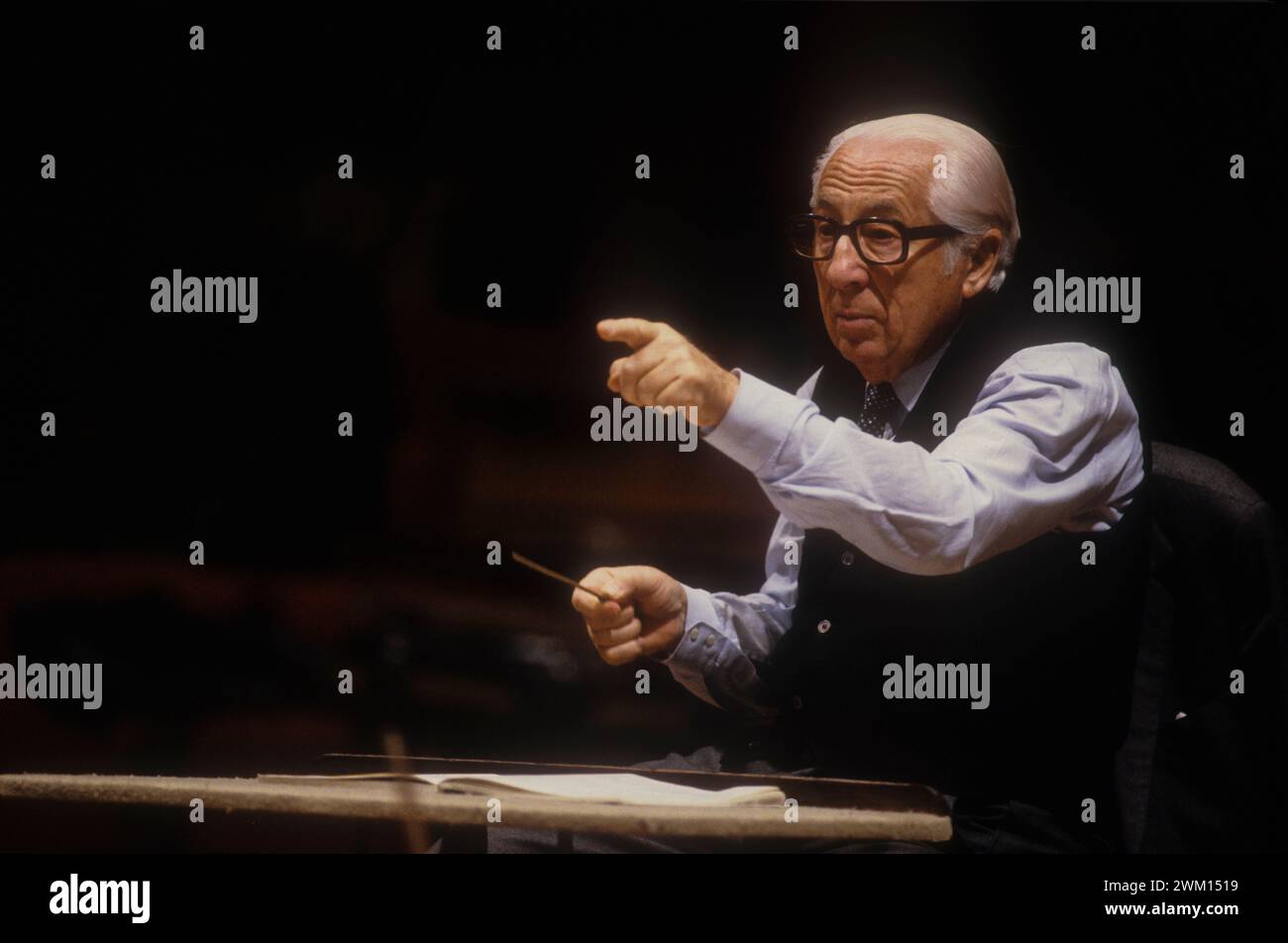 3829202 Ferdinand Leitner; (add.info.: Rome, 1989. German conductor