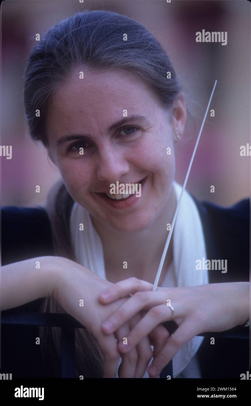 Stretch Gemstone Bracelet – Elsie Kaye Glassworks, LLC, image size:862x1390