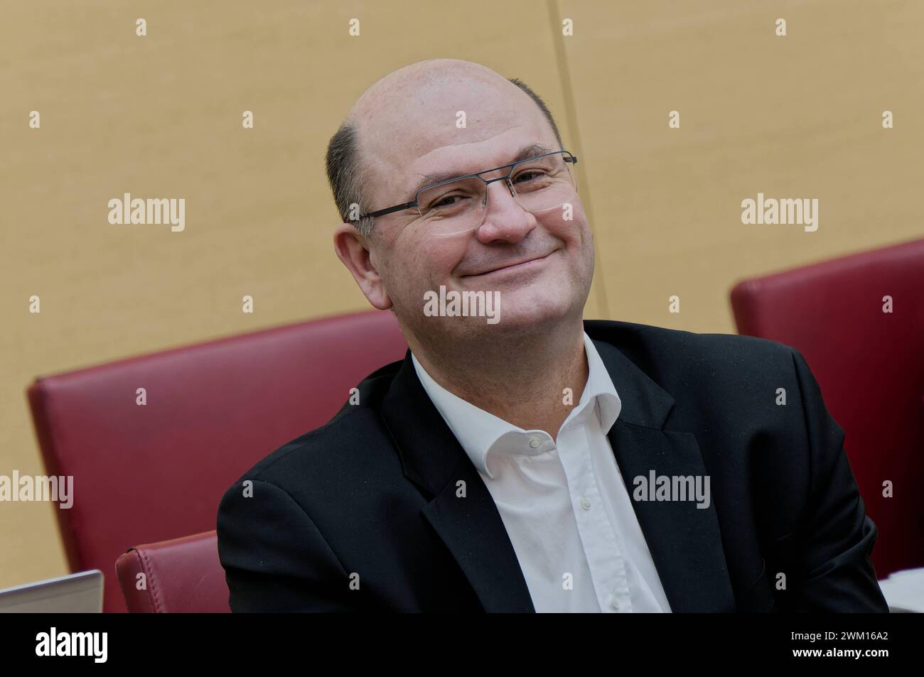 Staatsminister Albert Füracker , CSU. 11. Plenarsitzung des Bayerischen Landtags. Der bayerische Finanzminister Albert Füracker , CSU, im Plenum. München Bayern Deutschland *** Minister of State Albert Füracker , CSU 11 Plenary Session of the Bavarian State Parliament The Bavarian Minister of Finance Albert Füracker , CSU, in plenary session Munich Bavaria Germany Copyright: xRolfxPossx Stock Photo