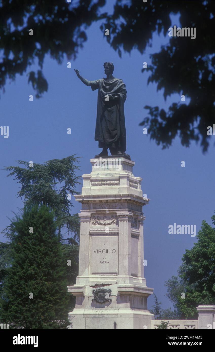 4066156 MANTUA. Monument to Vergilius; (add.info.: MANTUA. Monument to Vergilius  MANTOVA, monumento a Virgilio); © Marcello Mencarini. All rights reserved 2024. Stock Photo