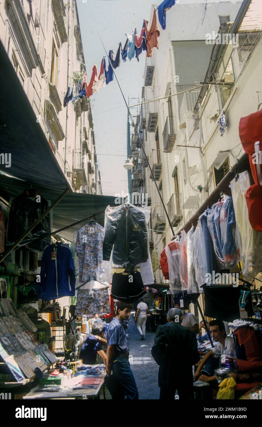 4066501 Naples, Forcella market; (add.info.: Napoli 1985 NAPOLI, mercato di Forcella); © Marcello Mencarini. All rights reserved 2024. Stock Photo