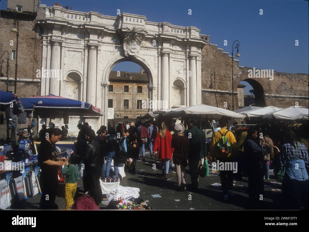 Porta Portese Rome Mercati delle pulci hi-res stock photography and images - Alamy
