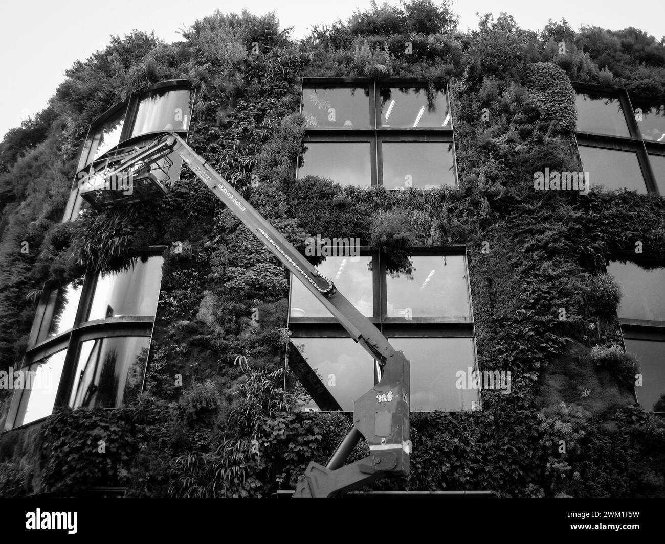 4068204 Quay Branly Museum In Paris add info 24 Hours In Paris which-brown-university-library-are-you-post-pourri-post-magazine