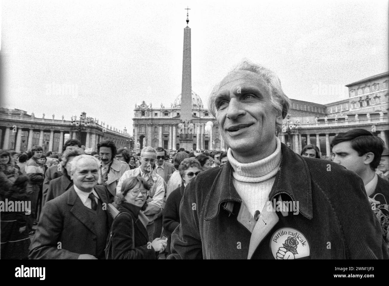 4069680 Rome, St. Peter's Square, about 1980. Italian politician Marco Pannella during a demonstration (photo); (add.info.: Rome; Roma, Italy; Italia,   Roma, piazza S. Pietro, 1980 circa. Il politico Marco Pannella durante una manifestazione); © Marcello Mencarini. All rights reserved 2024. Stock Photo