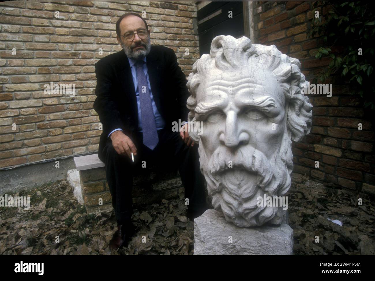 mme4700268-portrait-of-the-italian-intellectual-umberto-eco-2000