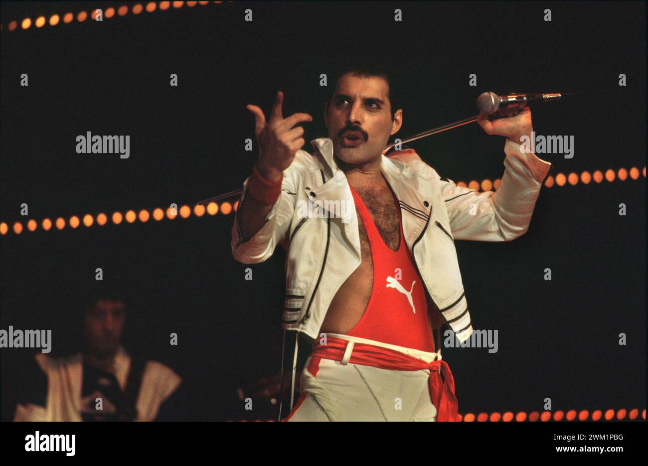 MME4701618 Freddy Mercury, leader of British band Queen, at Sanremo Festival, 1984 (photo); © Marcello Mencarini. All rights reserved 2023. Stock Photo