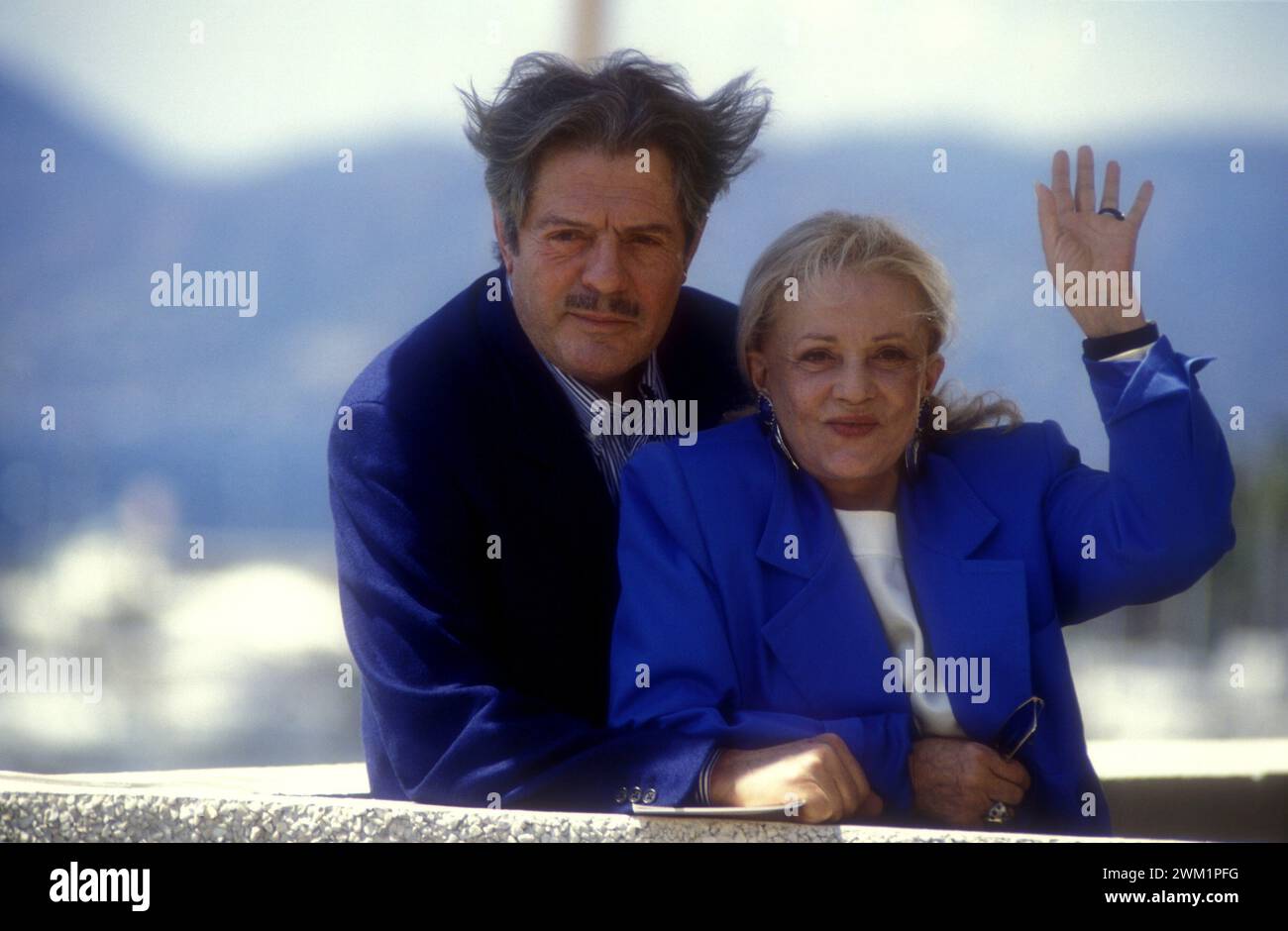 MME4703449 Comedians Marcello Mastroianni and Jeanne Moreau at the Cannes Film Festival in 1991.; (add.info.: Comedians Marcello Mastroianni and Jeanne Moreau at the Cannes Film Festival in 1991.); © Marcello Mencarini. All rights reserved 2023. Stock Photo